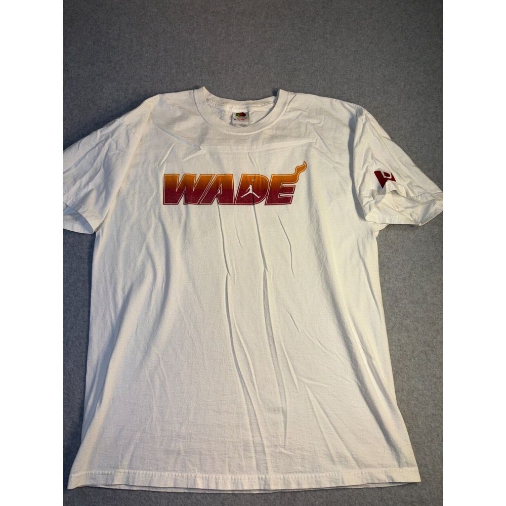 Miami Heat T-Shirt Men's XL White Fruit Of The Loom Dwyane Wade Graphic‎ Stretch